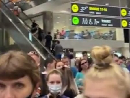 Свыше 20 отправлений задержаны и отменены в аэропортах города Москва