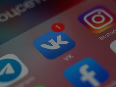 Социальная сеть «ВКонтакте» предложила отрешиться от мата при помощи стикеров