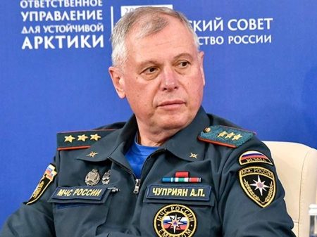Владимир Путин провозгласил исполняющий обязанности руководителя МЧС генерал-полковника Чуприяна