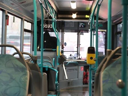 Автобус сгорел на севере Москвы