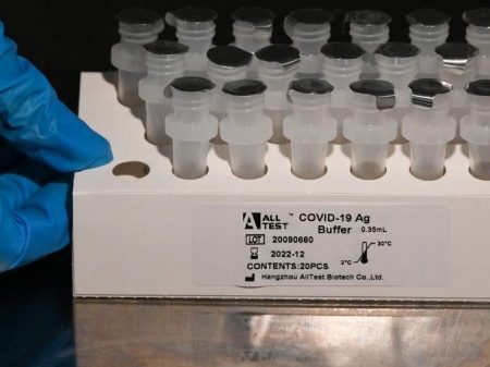 У девяти вернувшихся из ЮАР россиян выявили COVID-19